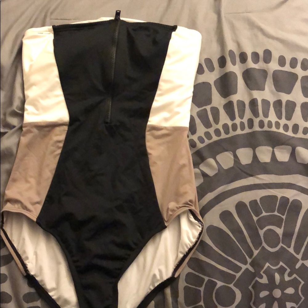 Colorblock bathing suit